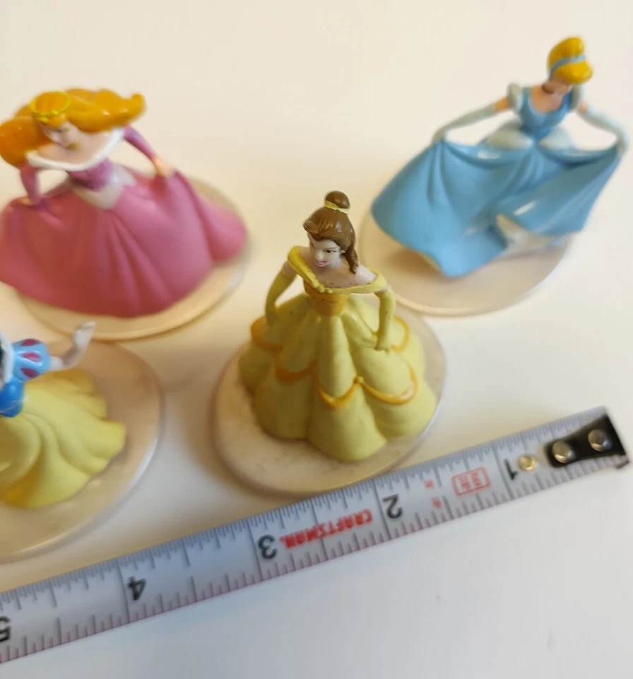 Figuras Princesas Disney 4 - Cenicienta, Bella, Nieve, Aurora Foto 3 de 4