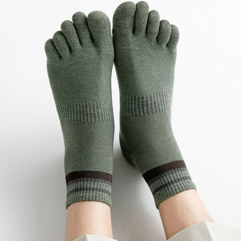 Paquete de 6 calcetines deportivos lisos deportivos a rayas de algodón a rayas al tobillo de corte bajo de cinco dedos para hombre Foto 2 de 4