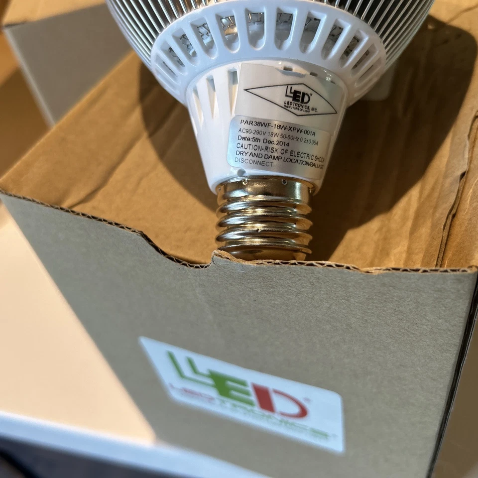 LEDTRONICS PAR38 18W White LED Light Non-Dimmable PAR38WF-18W-XPW-001A 120-277V - Image 4 of 4