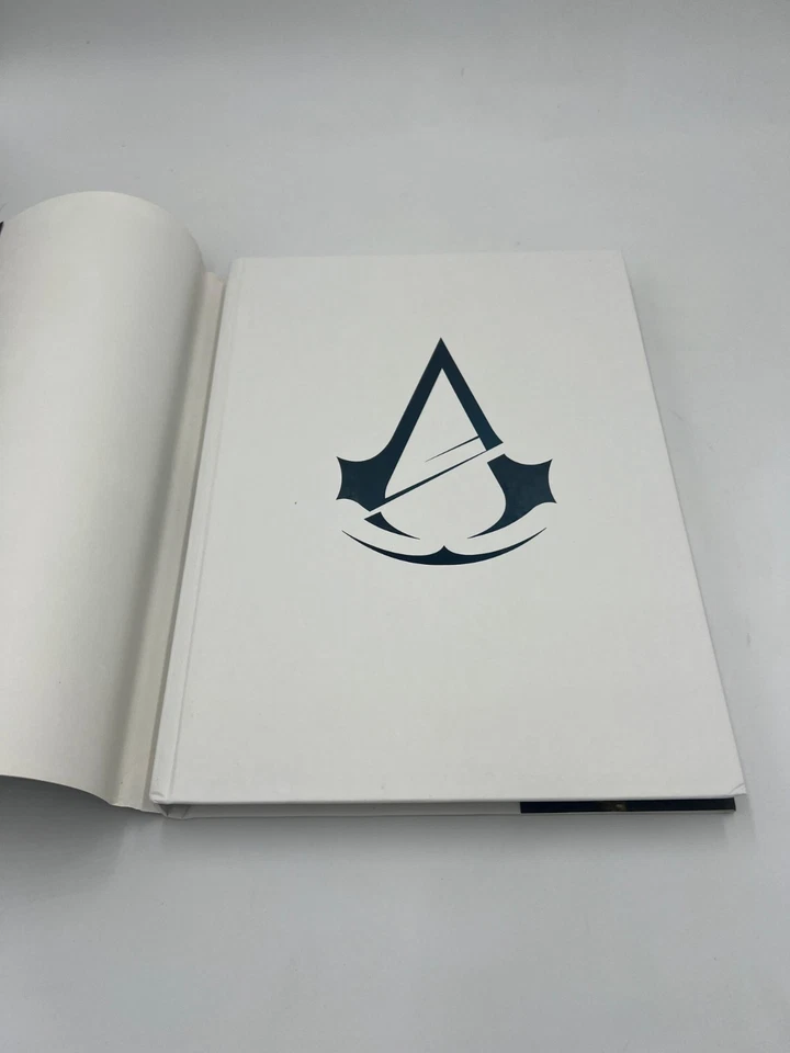 Assassin’s Creed Unity Official Strategy Guide – Hardcover Collector’s Edition - Image 2 of 4
