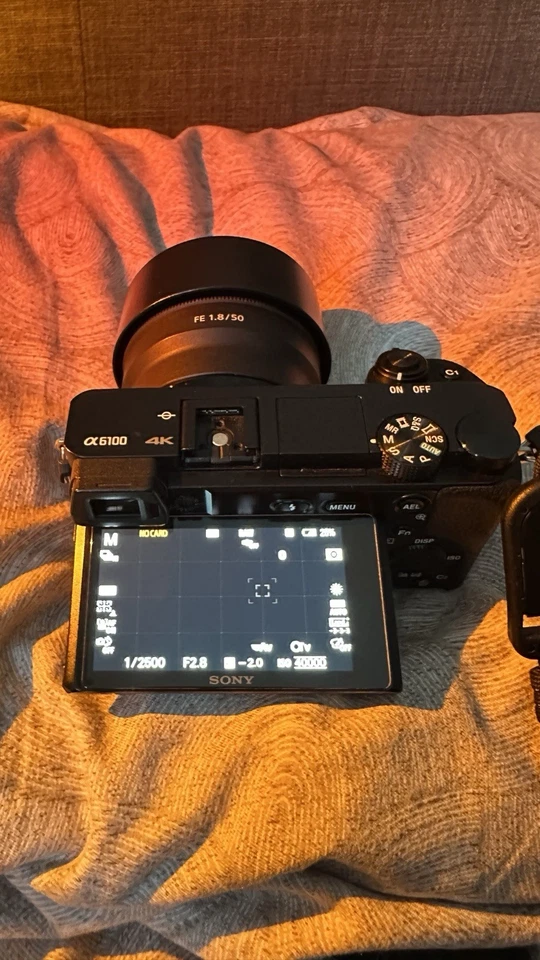 Sony A6100 Mirrorless Camera with Lens and Kit Accessories Great Condition - Image 3 of 4
