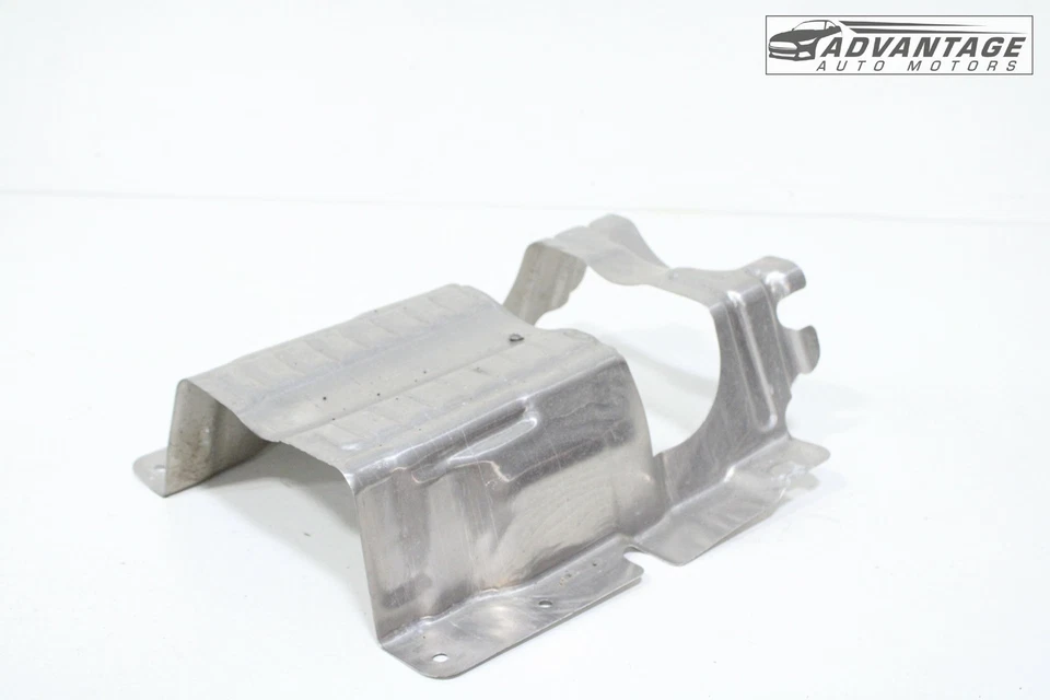 Chevrolet Camaro 2016-2024 escape intermedio debajo de la carrocería escudo térmico OEM Foto 3 de 4