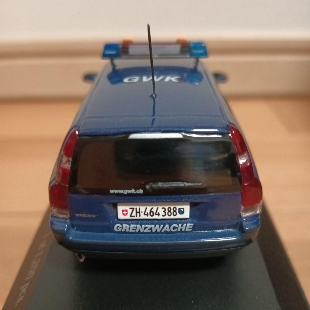 Minichamps Volvo V70 Grenzwache Schweiz 1:43 Scale Limited Edition