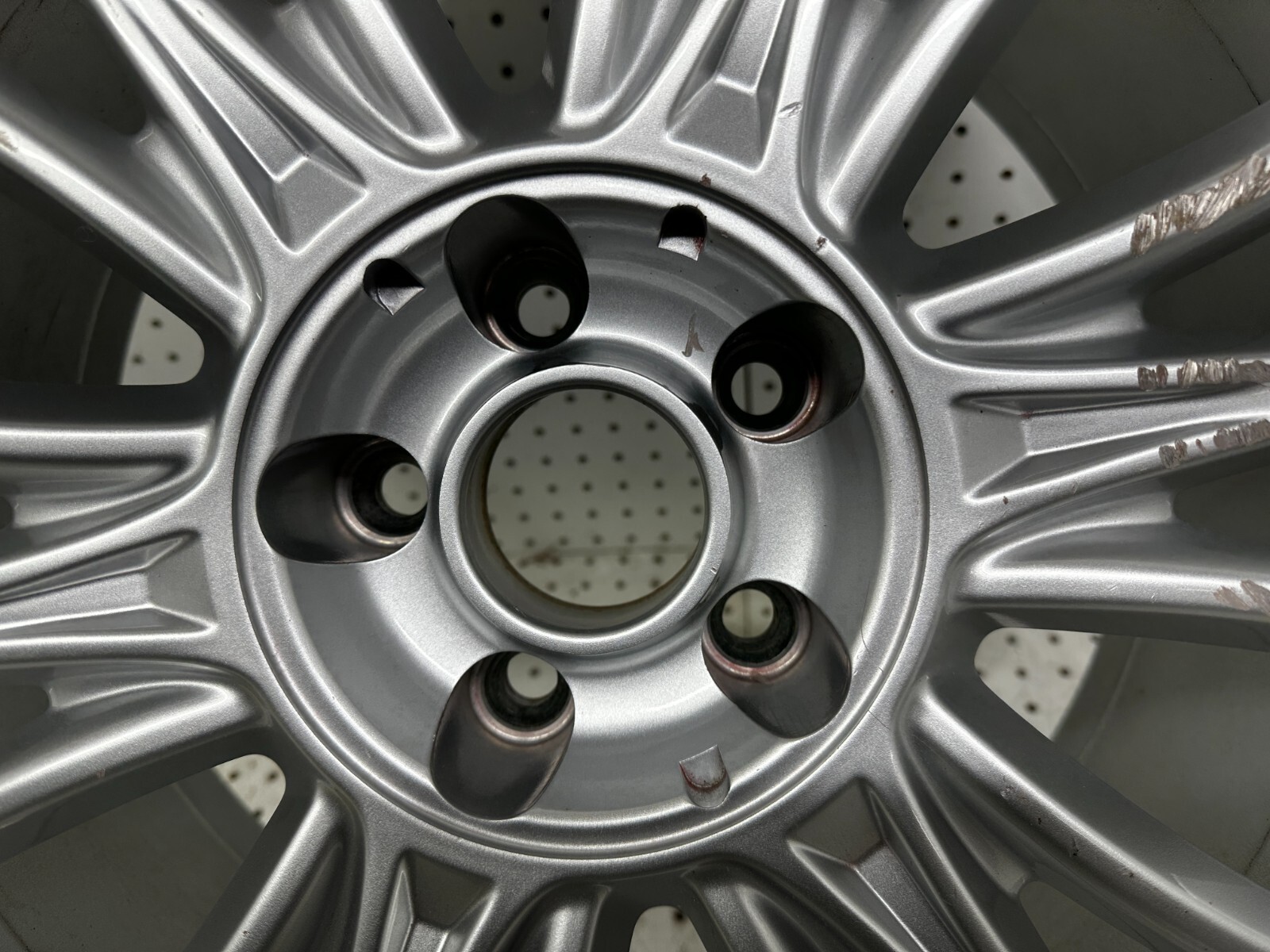 Maserati Quattroporte Aluminum Alloy Wheel Rim FRONT 19" 19x8.5J OEM 670010508