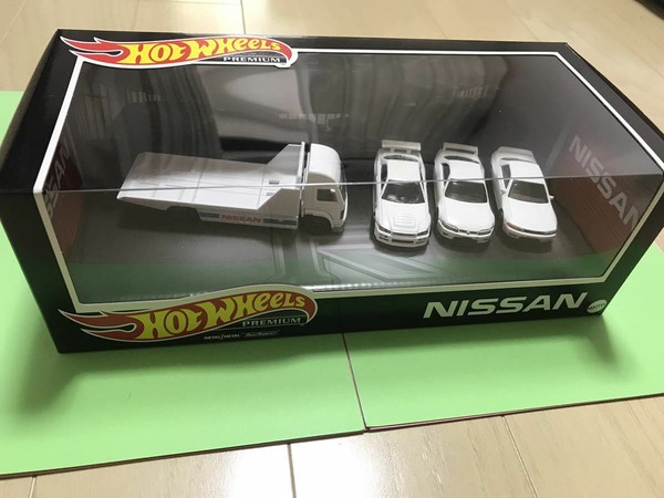 Nissan Skyline Gt R R32 R33 R34 21 Hot Wheels Premium Collector Garage Set Pacificpourhouse Com