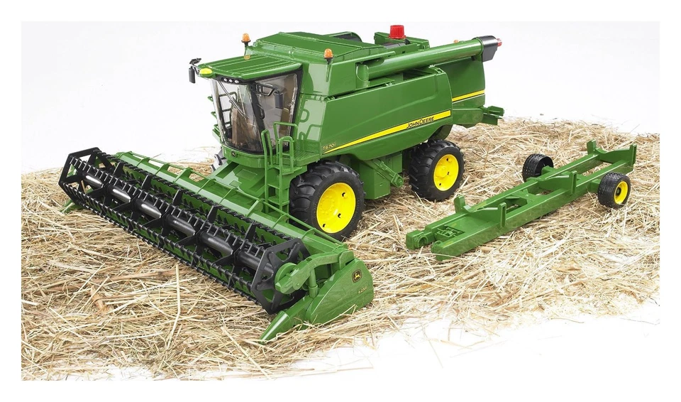 Bruder Mietitrebbia Gigante scala 1:16 JOHN DEERE 02132 - Immagine 2 di 4