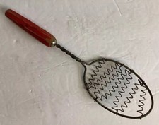 Vtg Red Wooden Handle Twisted Wire WHISK Egg Beater Granny Core Kitchen Utensil