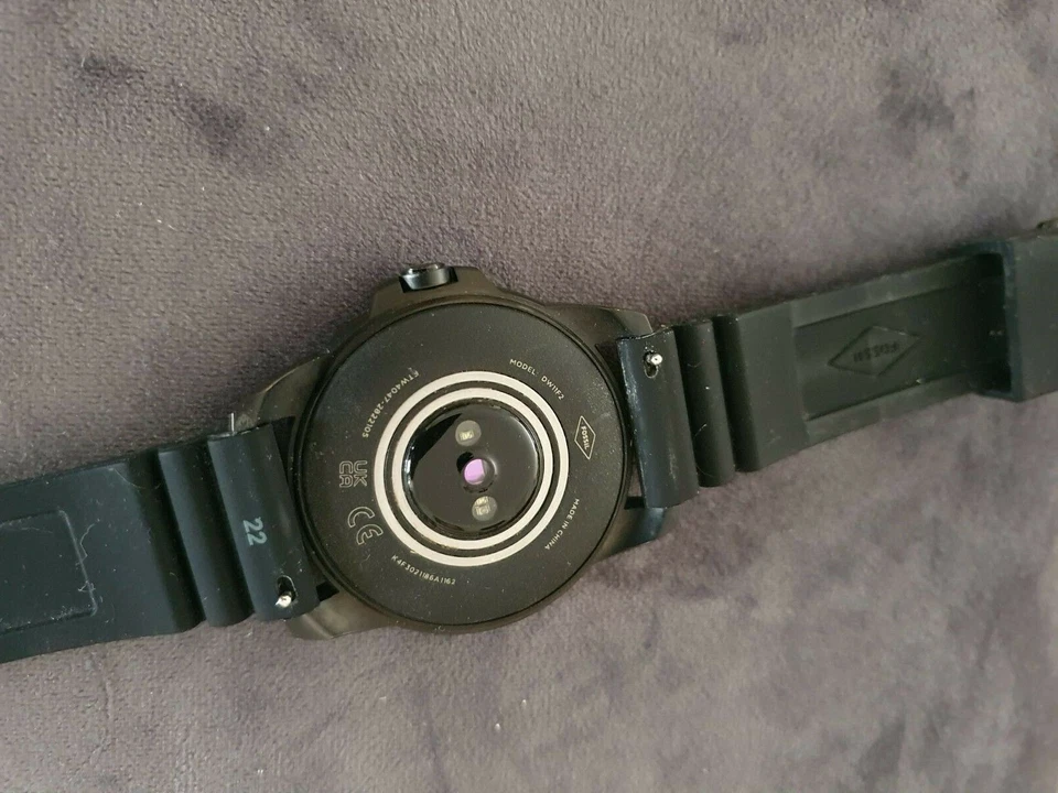 Fossil FTW4047 Men's Gen 5E 44mm Smartwatch HR Monitor Black Silicone - Image 4 of 4