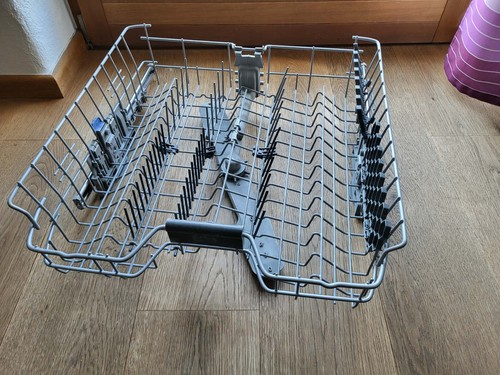 BEKO Din2843x Spühlmaschine Geschirrkorb unten mit Sprüharm
