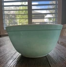 Vintage Pyrex Turquoise Robin’s Egg *Faded* Mixing Bowl 402 Ovenware USA VTG