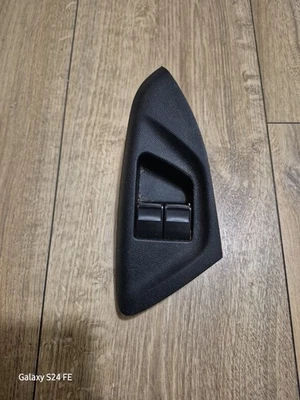 Toyota Aygo Mk2 Citroen C1 Mk2 Peugeot 108 mk2 Driver Window Switch 193114 - Image 1 of 3