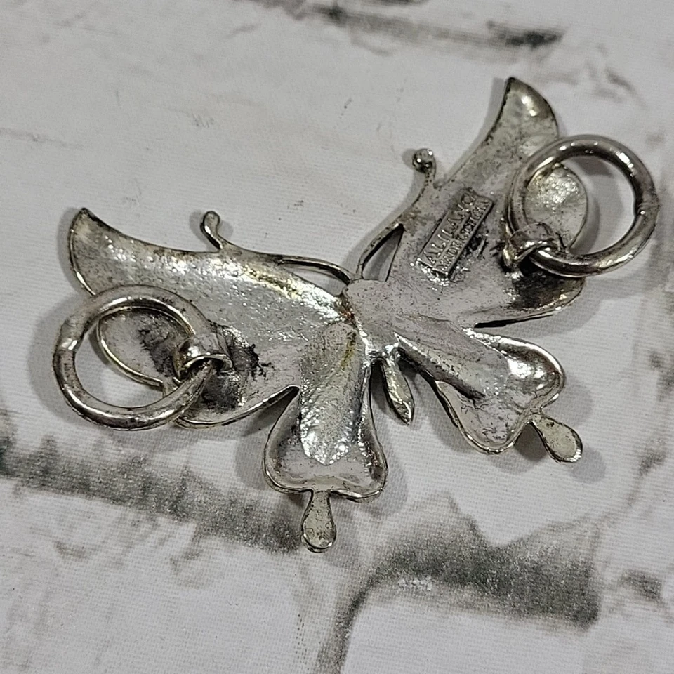 Alilang Ali Lang Mariposa Colgante Tono Plateado Doble Lazo Dije Distintivo Foto 4 de 4