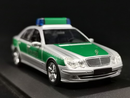 New 1:43 Minichamps Model Mercedes Benz E-Class 2004 Police 400031592 - Picture 4 of 10