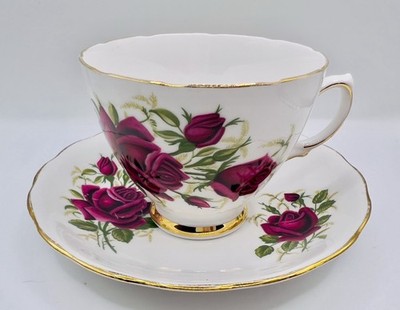 Colclough Bone China Tee Duo: Tasse & Untertasse / Pat.: 7981 / Rote Rose / Vintage sehr guter Zustand