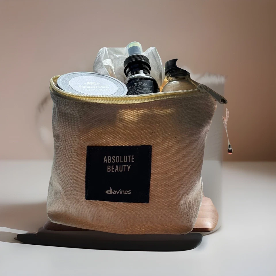 Kit de fin de semana Davine's Oi champú, estado y leche en linda bolsa de regalo... 30% de descuento PVP ⚡️ Foto 2 de 3