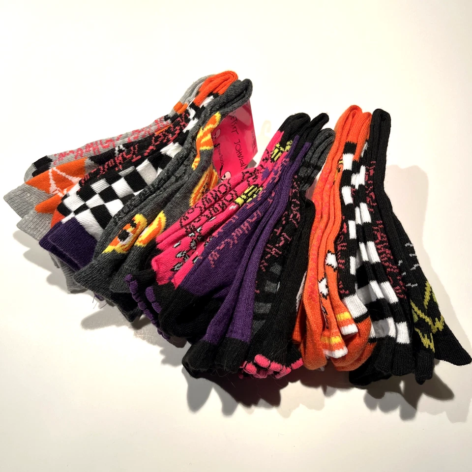 NUEVO CON ETIQUETAS BETSEY JOHNSON Halloween Crew Calcetines Conjunto de 9 Pares Calabazas Calaveras Gatos Espeluznante Foto 3 de 4