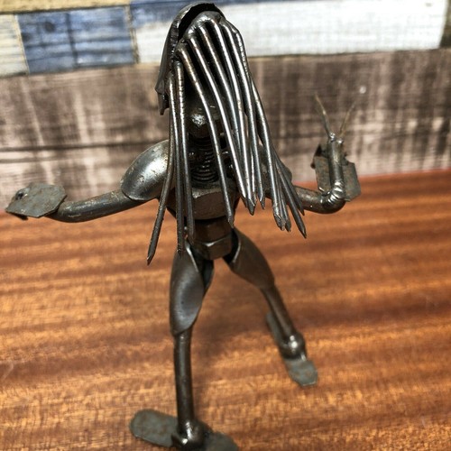 Unusual 6" Handmade Alien v Predator Figures x3 Masked Predator, Fury & Other? - Picture 5 of 12