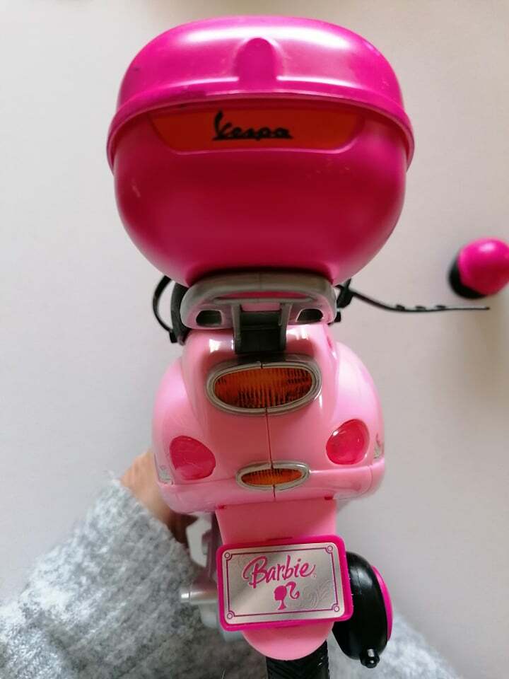 Barbie - Boneca e moto scooter | VEÍCULOS | Loja de brinquedos e