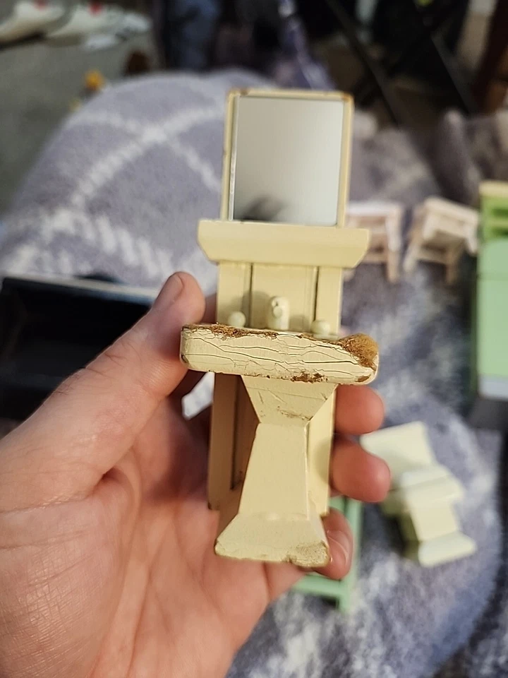 Pottery Barn Niños Madera Casa de Muñecas Baño Muñeca Muebles Inodoro Piano Nevera Foto 4 de 4