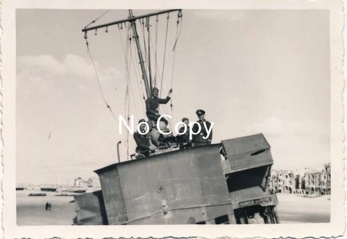 Photo WW2 Military France Dunkirk Destroyed Ship Soldiers X243