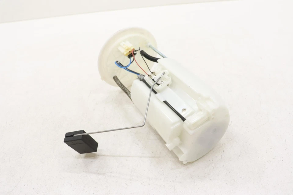 Bomba de combustible Toyota Highlander 2014 2015 2016 Foto 3 de 4