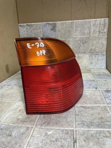 BMW 5 Touring E39 Rücklicht hinten rechts 8361672 3.00 Diesel 1998 33981390