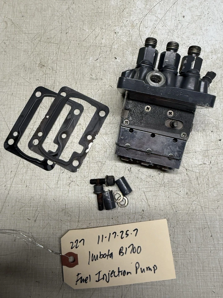 Bomba de inyección de combustible para tractor Kubota B1700 Foto 2 de 4
