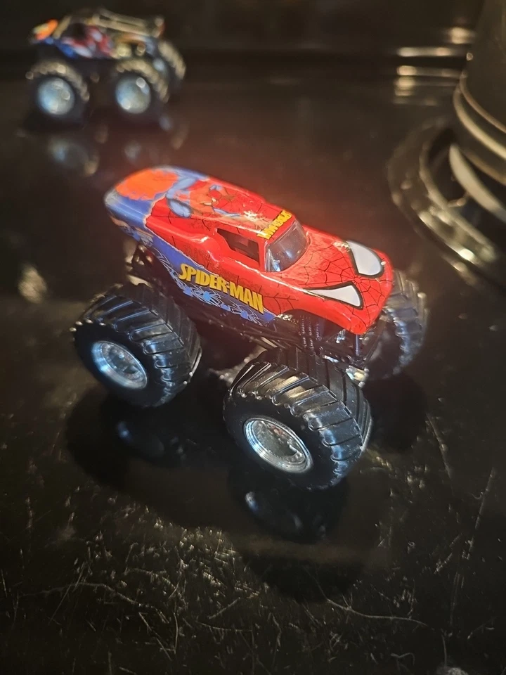 Hot Wheels Monster Jam Truck Spider Man Diecast Marvel Monster Truck 1/64 - Image 4 of 4