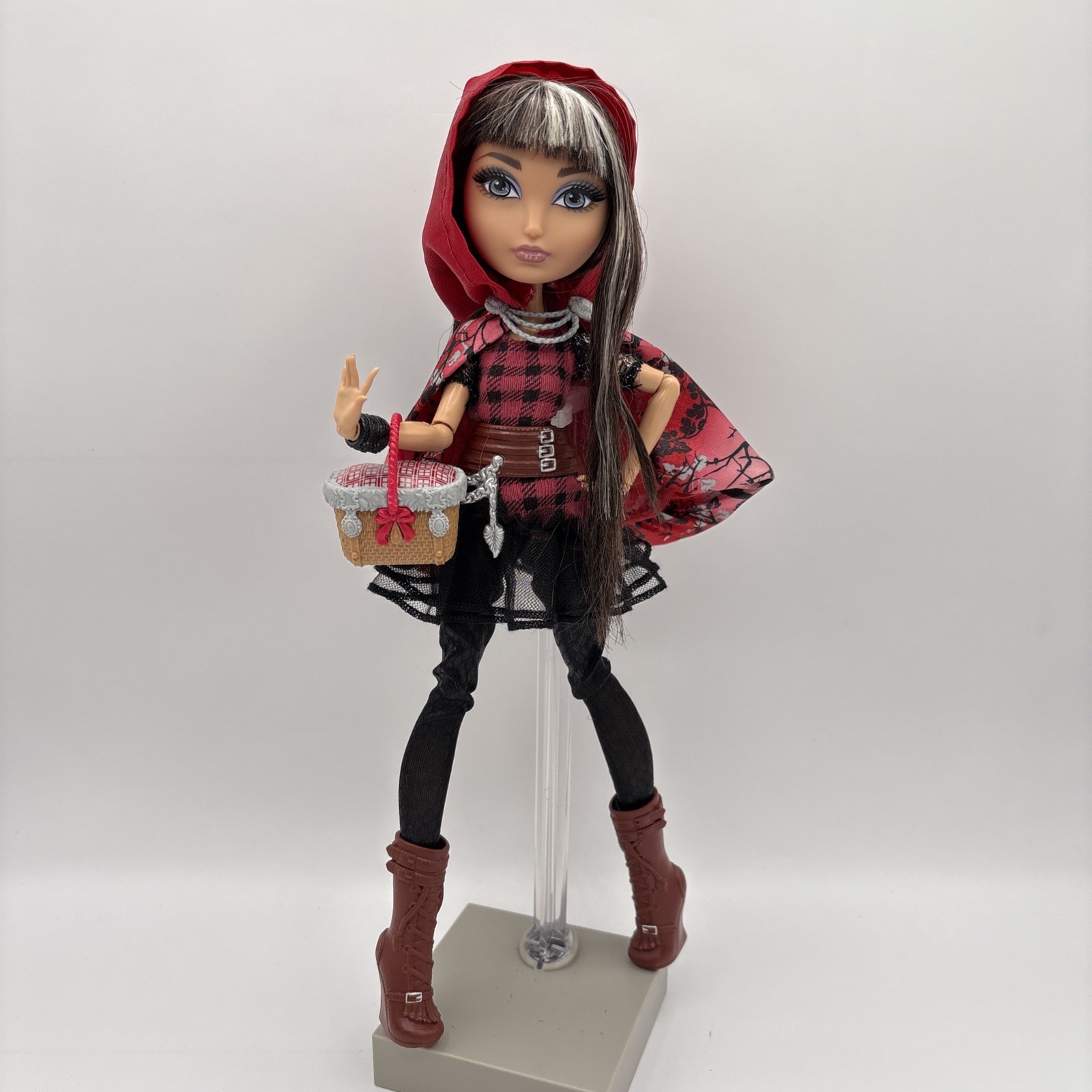 Ever After High Cerise Hood First Chapter Doll Mattel 2013 S