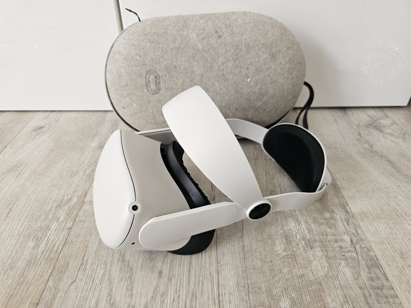 Meta Quest 2  VR Headset ONLY - White - Replacement Unit