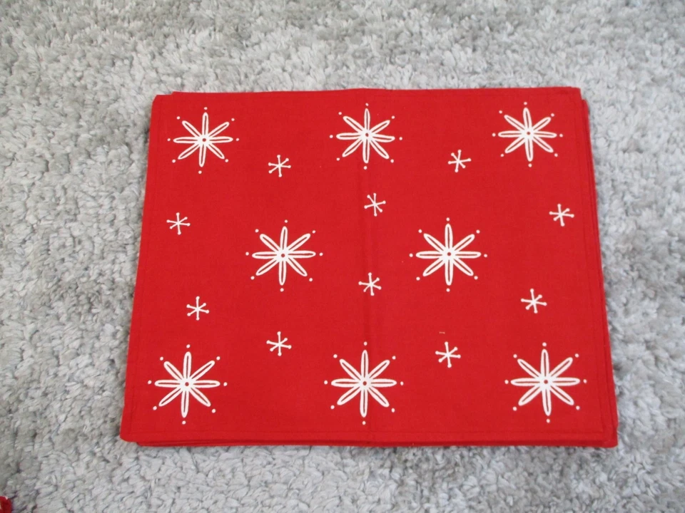 Juego de 4 manteles individuales de algodón rojo festivo con etiqueta de Navidad caprichoso Foto 4 de 4