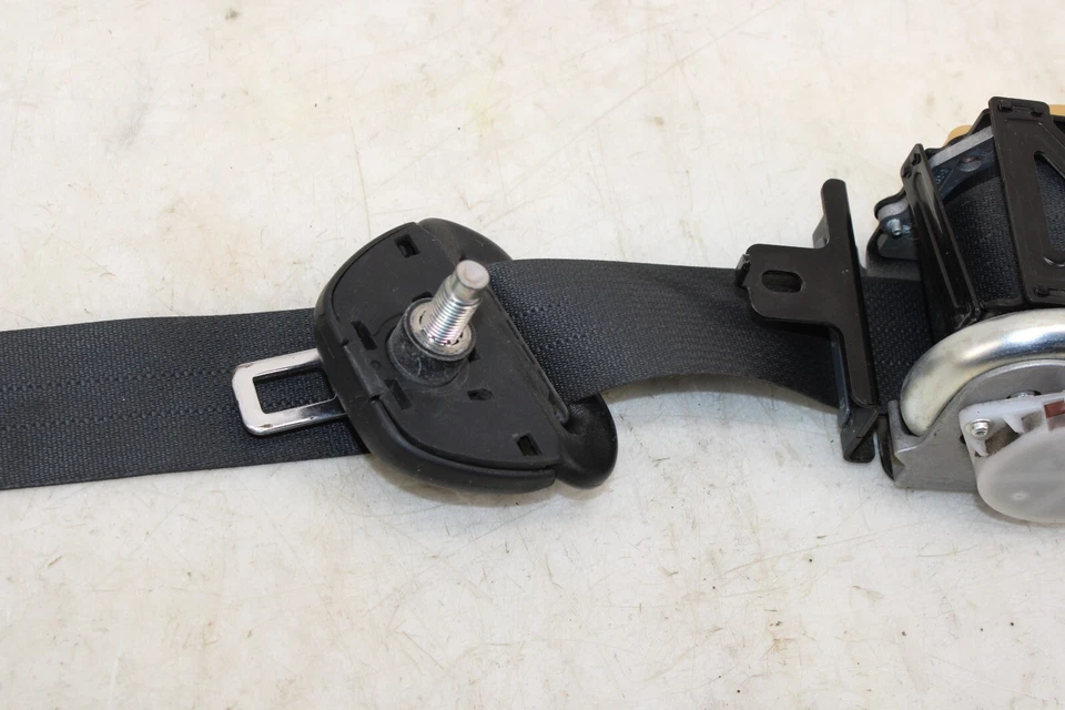 2010-2020 Nissan 370z Convertible Left Seat Belt OEM JE93 - Image 3 of 4