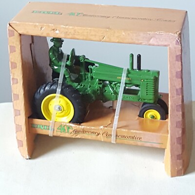  Vtg Ertl 40th Anniversary Commemorative John Deer Tractor 1/16 Scale Metal Body