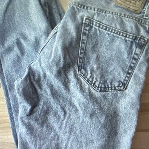 Signature by Levi Strauss & Co. Men’s Straight Regular Fit Light Wash Jeans