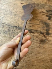 Nice! Antique 18TH C Wrought Iron PA Key Hole Spatula