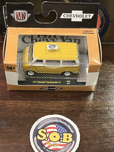 M2 1971 Chevrolet Beauville 10 Passenger Van 1:64 Diecast Sealed NM Cond - Picture 2 of 6