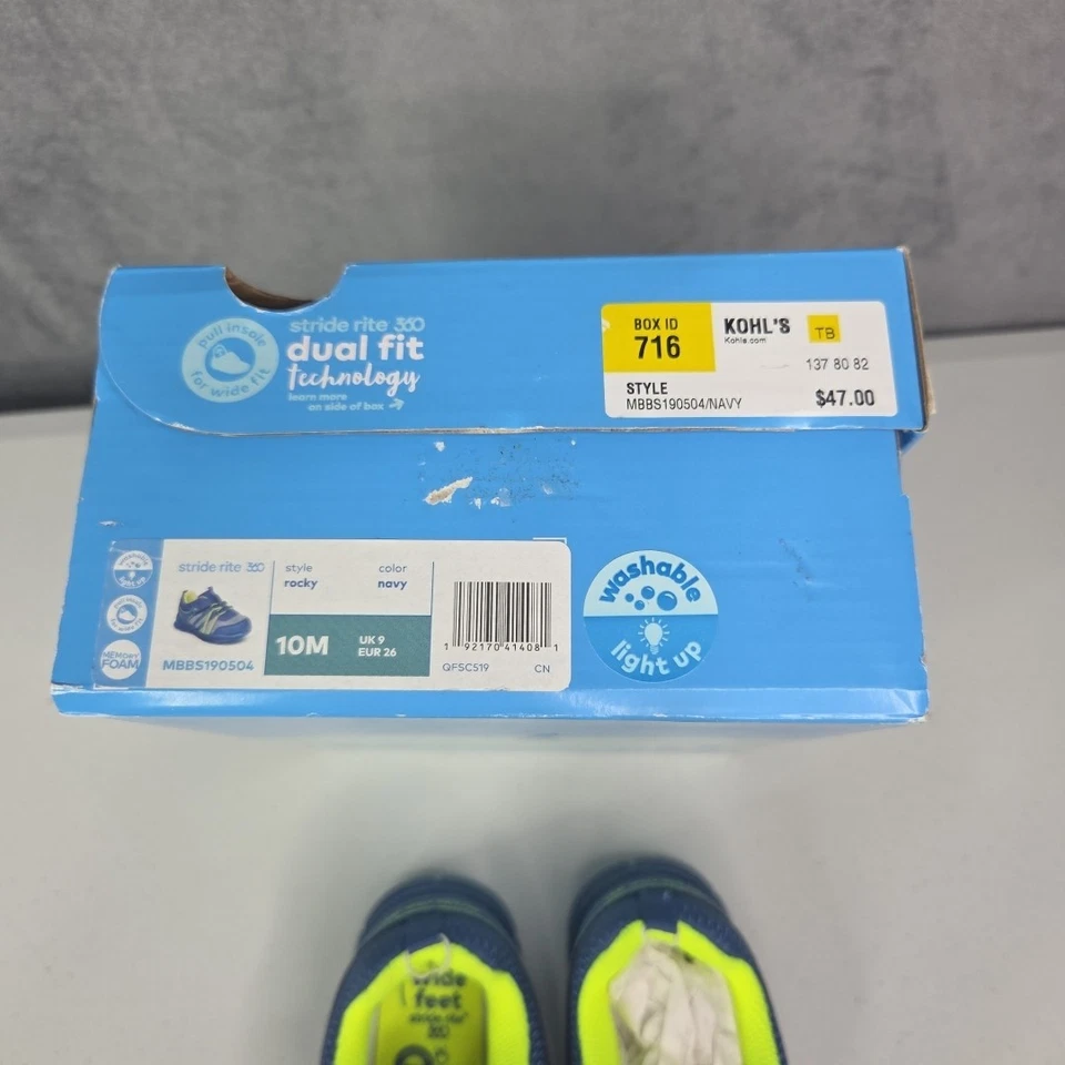 Zapatilla deportiva Surprize by Stride Rite Casey iluminada para niños pequeños talla 10M/lavable Foto 3 de 4