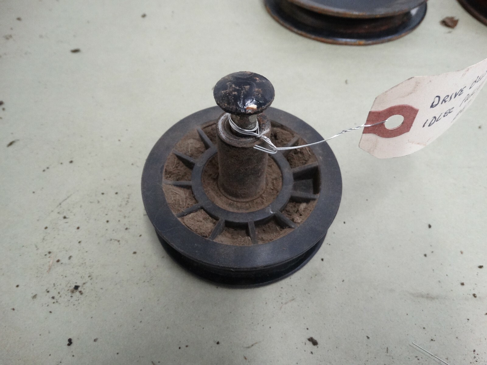 Poulan Pro 300EX drive belt idler pulley 1 B47 eBay