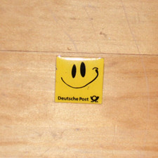 Pin Anstecknadel Deutsche Post Smiley