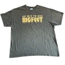 Gildan Flip T-Shirt with Bigfoot Graphic Men s size XL