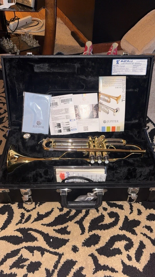 Trompeta Jupiter JTR700 Estándar Bb - ¡usada durante 1 mes! Foto 4 de 4