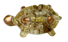 VINTAGE LOS ANGELES CALIFORNIA CLEAR CASED STONE & COIN RESIN TURTLE ASHTRAY