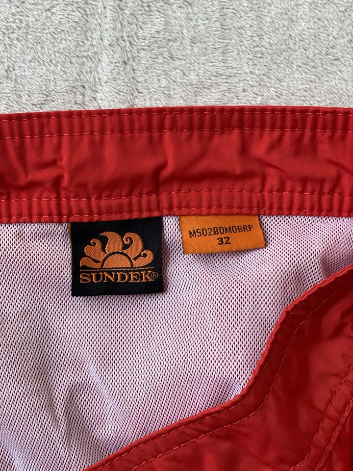 Baús de natação SUNDEK icônicos tafetá cintura elástica vermelho/prata tamanho M - Imagem 4 de 4