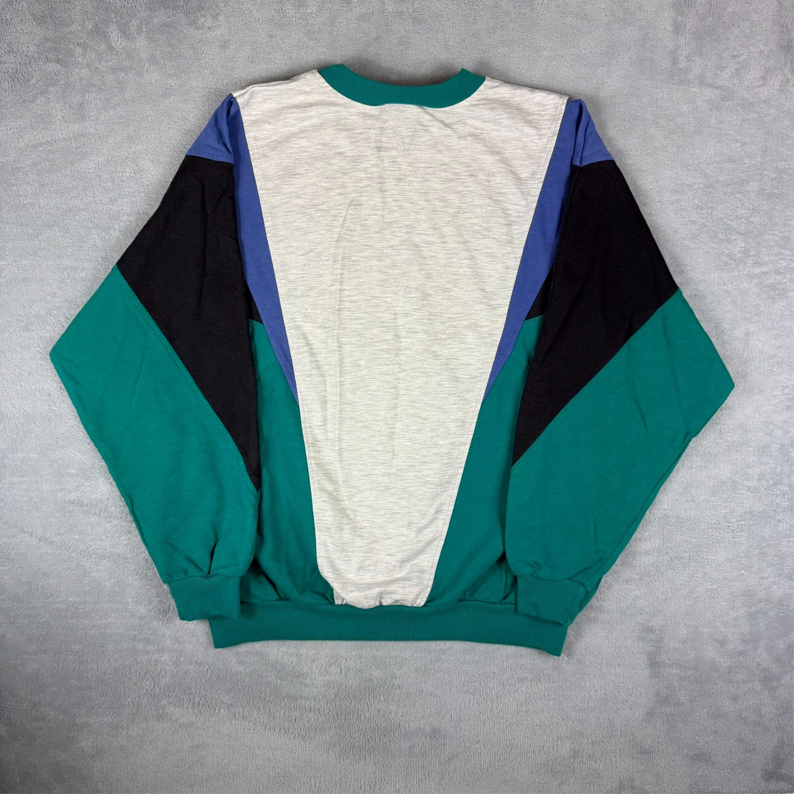 Vintage Adidas Worldwide 1990's Colourblock Graphic Size 44/46 / XL Sweatshirt image 8