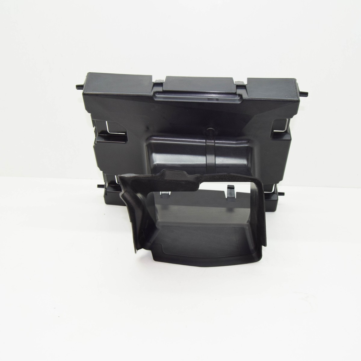 ya0707様 NEW BMW X7 G07 RADIATOR AIR GUIDE DUCT RIGHT 51749504606