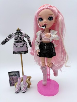 Rainbow High Royal Three Minnie Choi Doll Extra Outfit Shoes Stand Book RH MGA