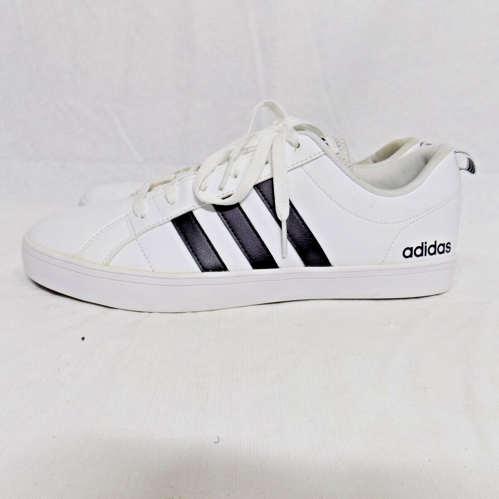 White Stripes Low Top Shoes Size 11 SPG 753001 | eBay