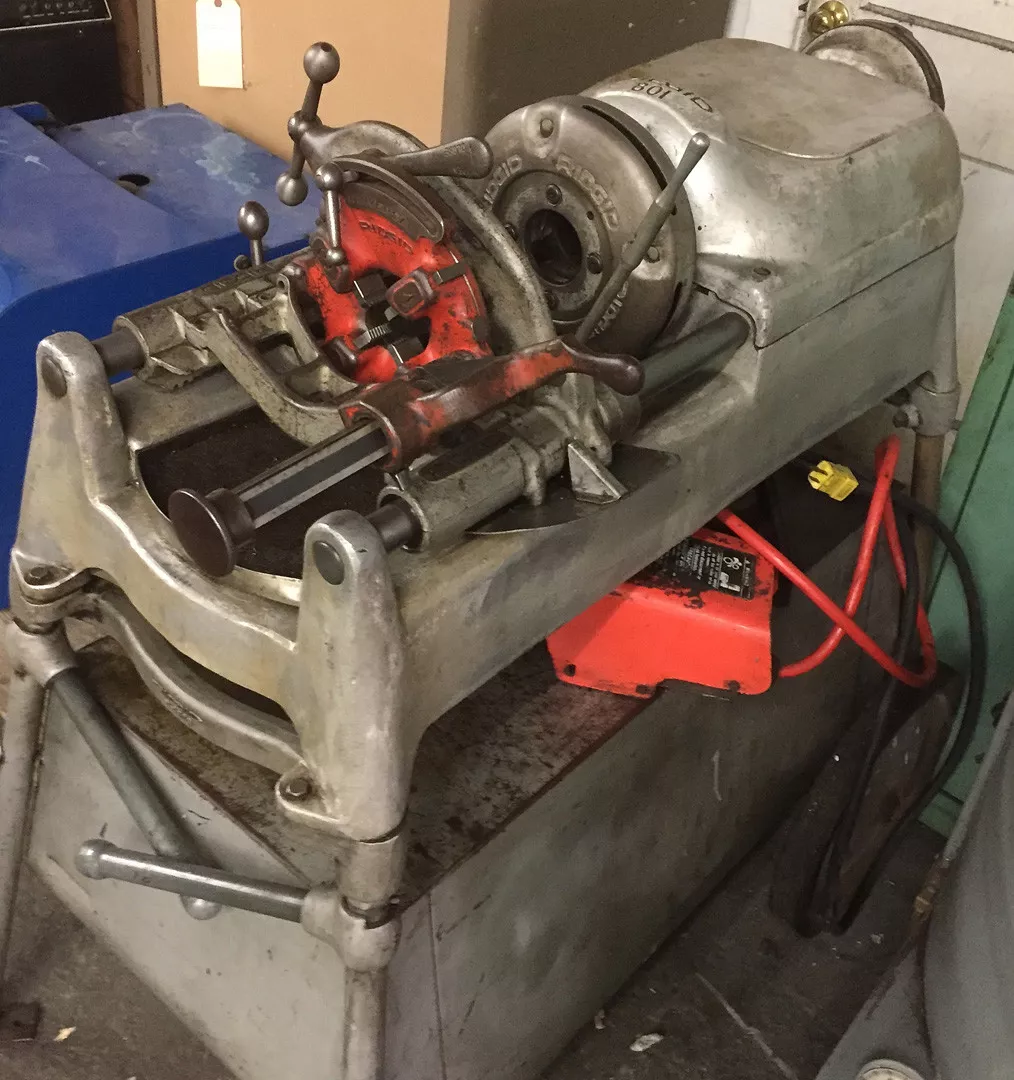 Old ridgid pipe threader outlet