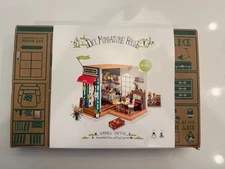 Rolife Robotime DIY Miniature House Simon's Coffee Shop #DG109 LED Lights NIB