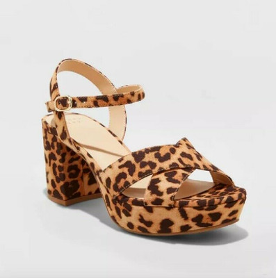 mid heel platform pumps